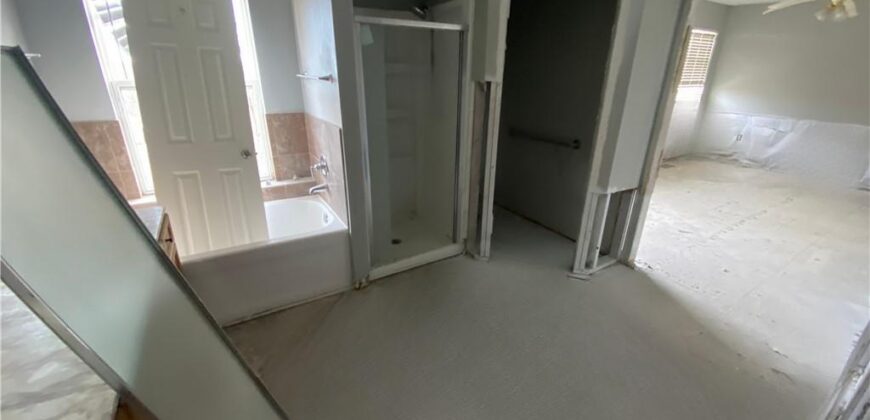 Homes for Sale in Kansas City, MO 64154 | 8547 N Robinhood Avenue