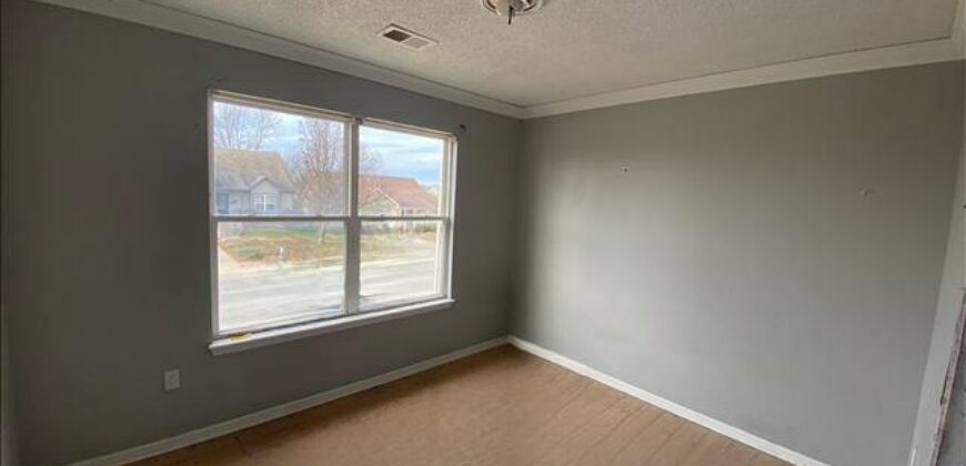 Homes for Sale in Kansas City, MO 64154 | 8547 N Robinhood Avenue