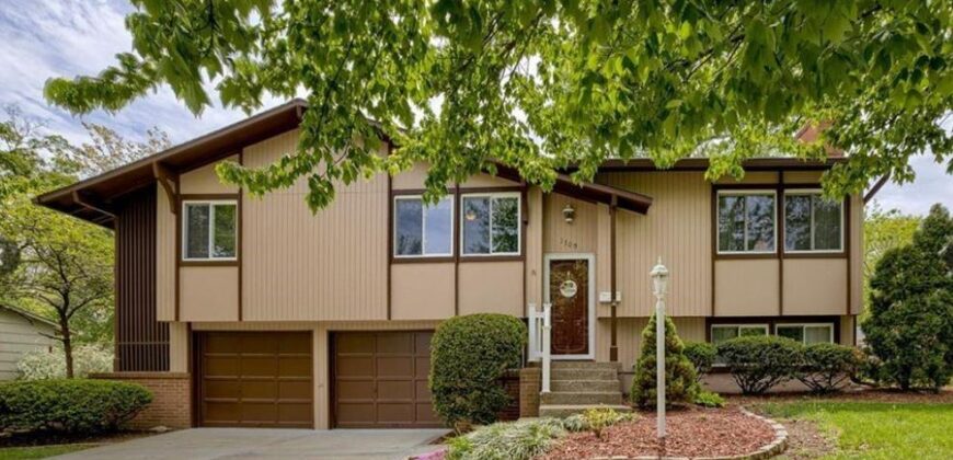 Homes for Sale in Gladstone, MO 64118 | 1709 NE 67th Place