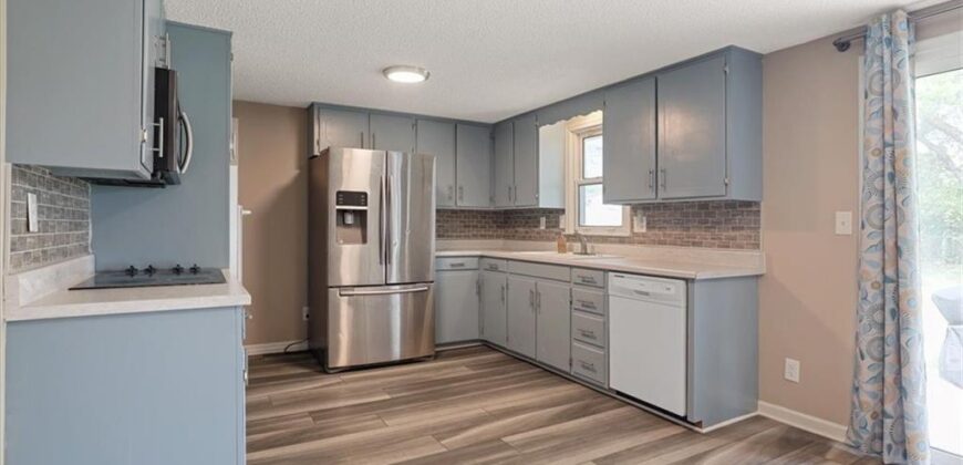 Homes for Sale in Kansas City, MO 64155 | 520 NW 88th Terrace