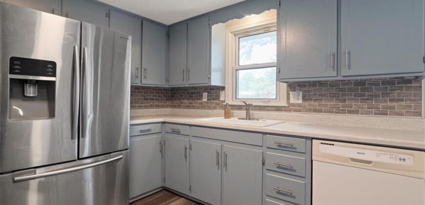 Homes for Sale in Kansas City, MO 64155 | 520 NW 88th Terrace