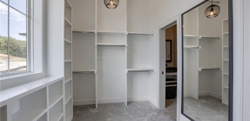 Homes for Sale in Parkville, MO 64152 | 13504  Terrace Park Drive