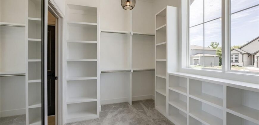 Homes for Sale in Parkville, MO 64152 | 13504  Terrace Park Drive