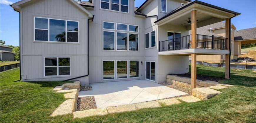 Homes for Sale in Parkville, MO 64152 | 13504  Terrace Park Drive