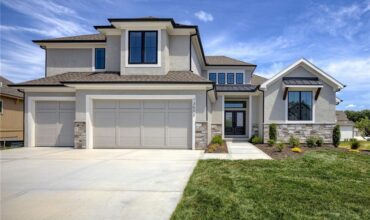 Homes for Sale in Parkville, MO 64152 | 13504  Terrace Park Drive