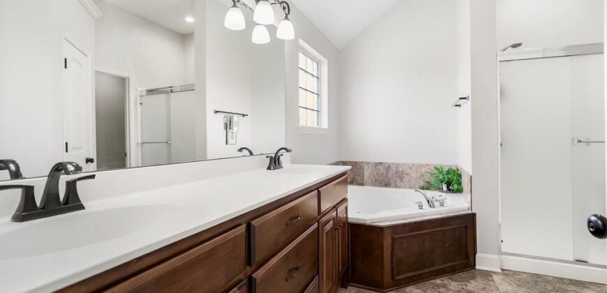 Homes for Sale in Smithville, MO 64089 | 18406  Rock Ridge North