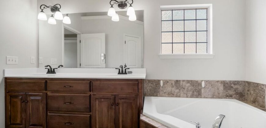 Homes for Sale in Smithville, MO 64089 | 18406  Rock Ridge North