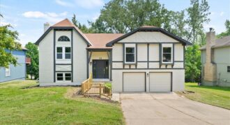 Homes for Sale in Gladstone, MO 64119 | 7109 N Indiana Street