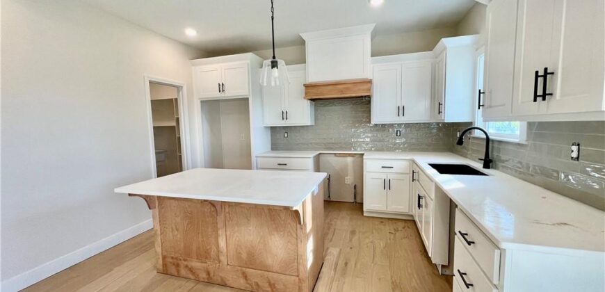 Homes for Sale in Liberty, MO 64068 | 1929  Longview Drive