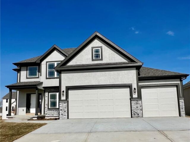 Homes for Sale in Liberty, MO 64068 | 1929  Longview Drive