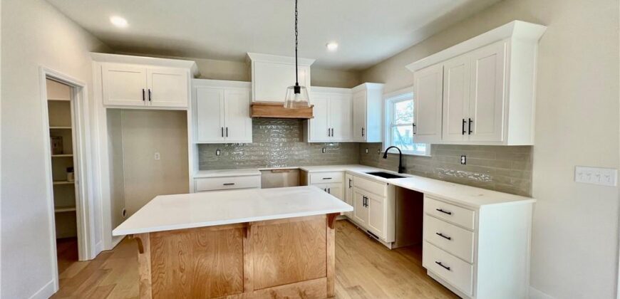 Homes for Sale in Liberty, MO 64068 | 1929  Longview Drive