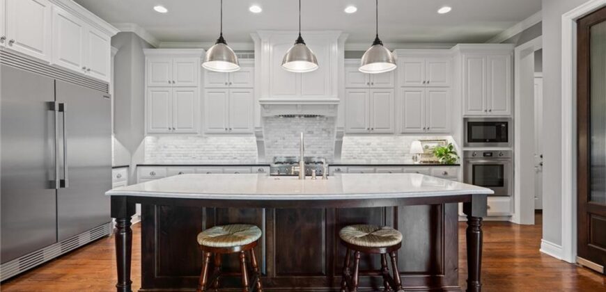 Homes for Sale in Parkville, MO 64152 | 6325  Edgewater Drive