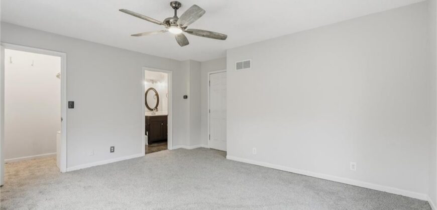 Homes for Sale in Kansas City, MO 64155 | 11018 N Kenwood Avenue