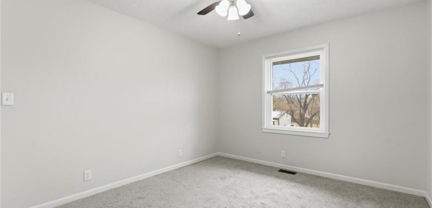 Homes for Sale in Kansas City, MO 64155 | 11018 N Kenwood Avenue