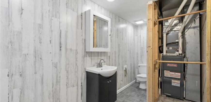 Homes for Sale in Kansas City, MO 64155 | 11018 N Kenwood Avenue