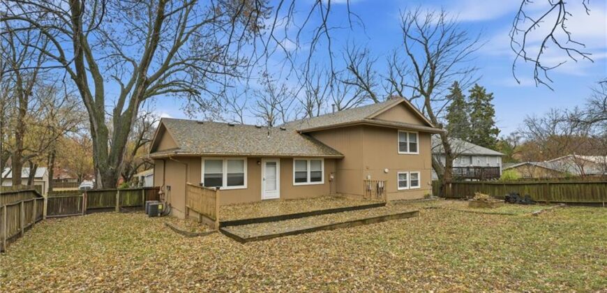 Homes for Sale in Kansas City, MO 64155 | 11018 N Kenwood Avenue