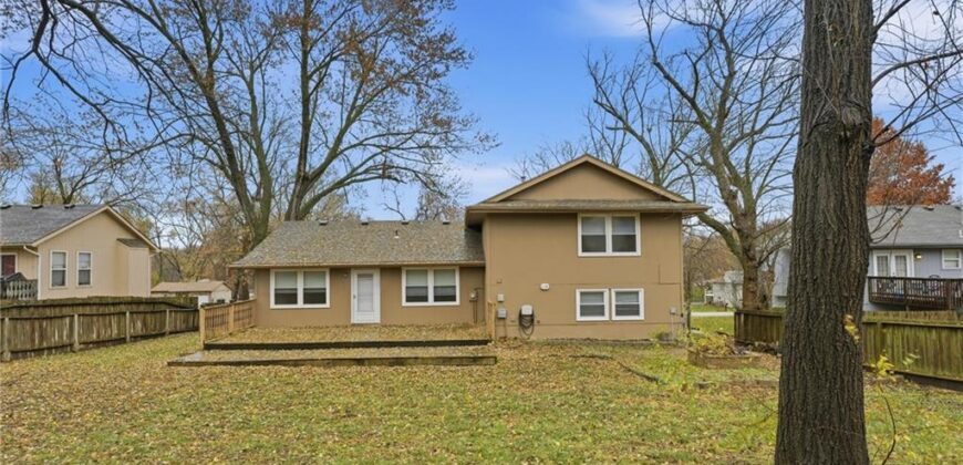 Homes for Sale in Kansas City, MO 64155 | 11018 N Kenwood Avenue