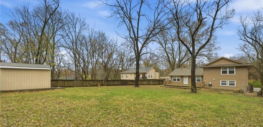 Homes for Sale in Kansas City, MO 64155 | 11018 N Kenwood Avenue
