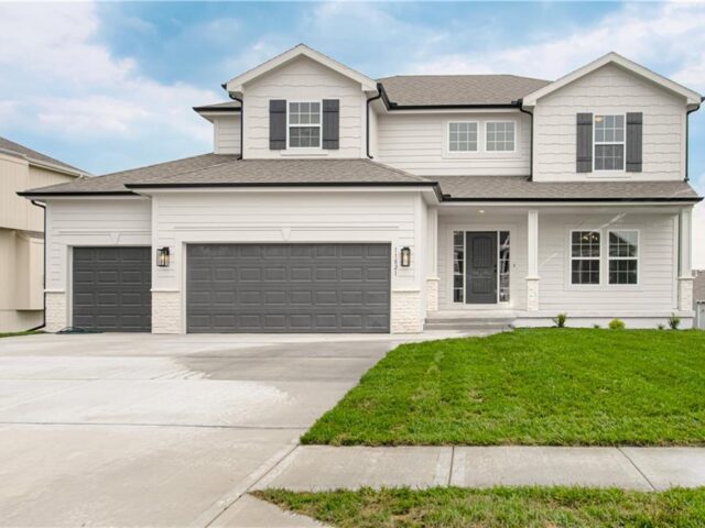 Homes for Sale in Kansas City, MO 64156 | 11821 N Wheeling Avenue