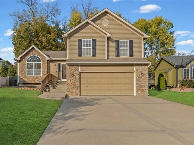 Homes for Sale in Kansas City, MO 64155 | 708 NE 99TH Street