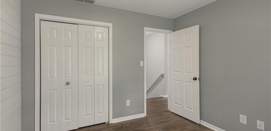 Homes for Sale in Liberty, MO 64068 | 1323  Amesbury Avenue