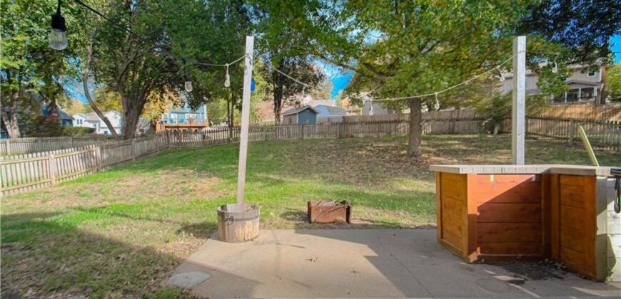 Homes for Sale in Liberty, MO 64068 | 1323  Amesbury Avenue