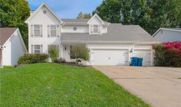 Homes for Sale in Liberty, MO 64068 | 1323  Amesbury Avenue