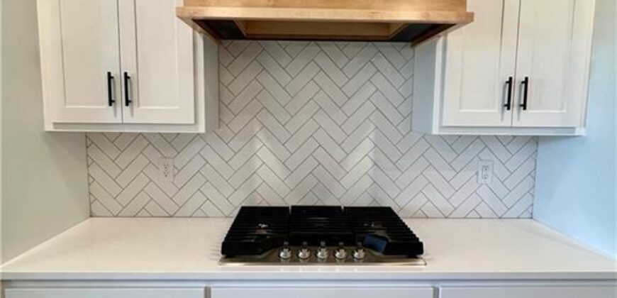 Homes for Sale in Liberty, MO 64068 | 1913  Longview Drive