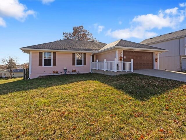 Homes for Sale in Kansas City, MO 64155 | 301 NE 103rd Street