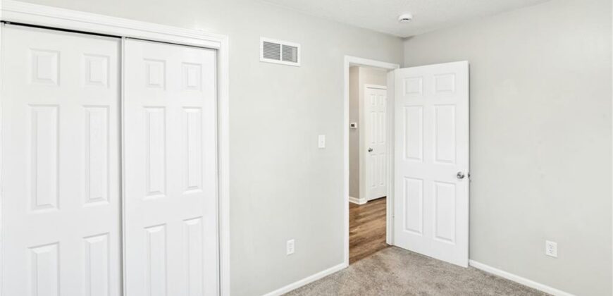 Homes for Sale in Parkville, MO 64152 | 5822 NW Walnut Court