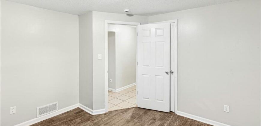 Homes for Sale in Parkville, MO 64152 | 5822 NW Walnut Court