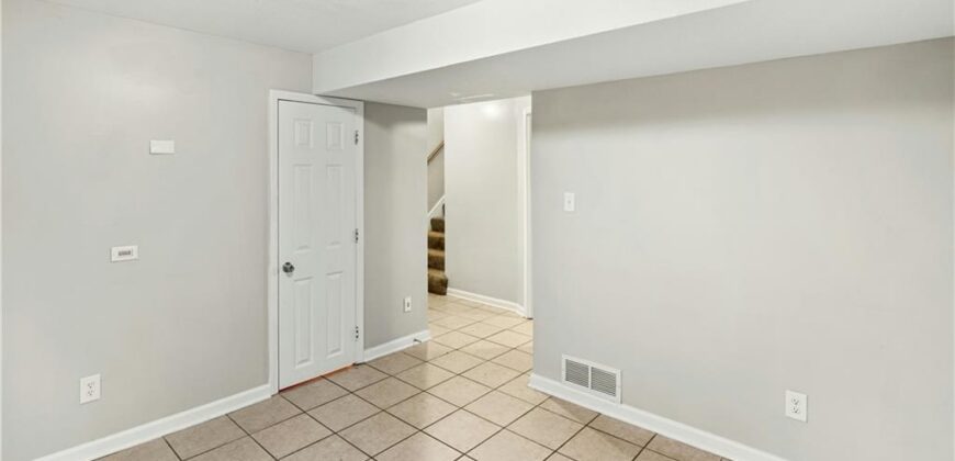 Homes for Sale in Parkville, MO 64152 | 5822 NW Walnut Court