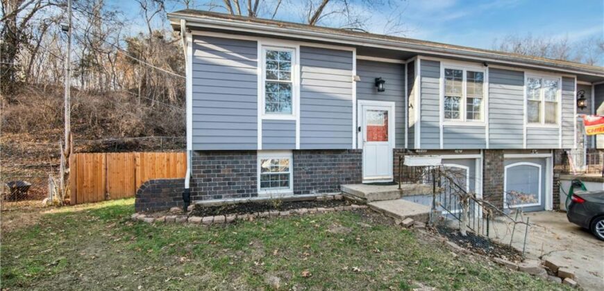 Homes for Sale in Parkville, MO 64152 | 5822 NW Walnut Court