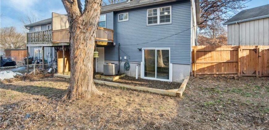 Homes for Sale in Parkville, MO 64152 | 5822 NW Walnut Court