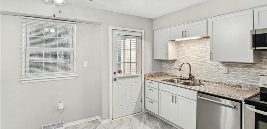 Homes for Sale in Parkville, MO 64152 | 5822 NW Walnut Court