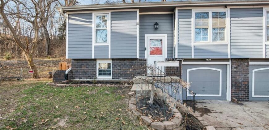 Homes for Sale in Parkville, MO 64152 | 5822 NW Walnut Court