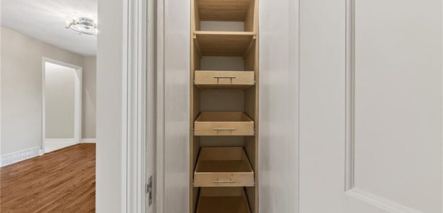 Homes for Sale in Kansas City, MO 64118 | 900 NE Barnes Avenue