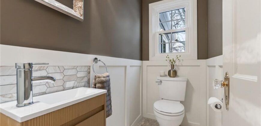 Homes for Sale in Kansas City, MO 64118 | 900 NE Barnes Avenue