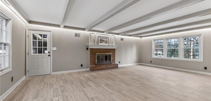 Homes for Sale in Kansas City, MO 64118 | 900 NE Barnes Avenue