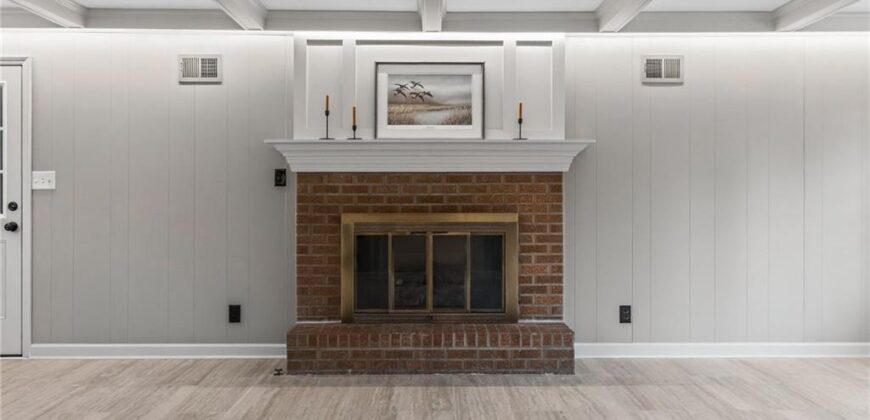 Homes for Sale in Kansas City, MO 64118 | 900 NE Barnes Avenue