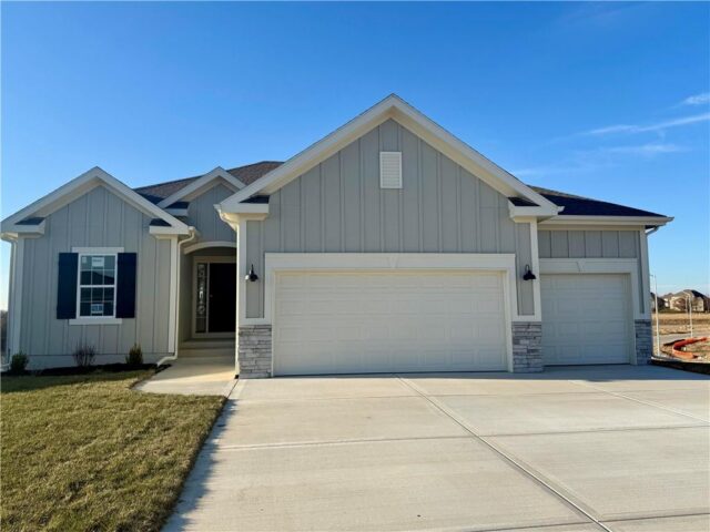 Homes for Sale in Kansas City, MO 64157 | 9810 N Laurel Avenue