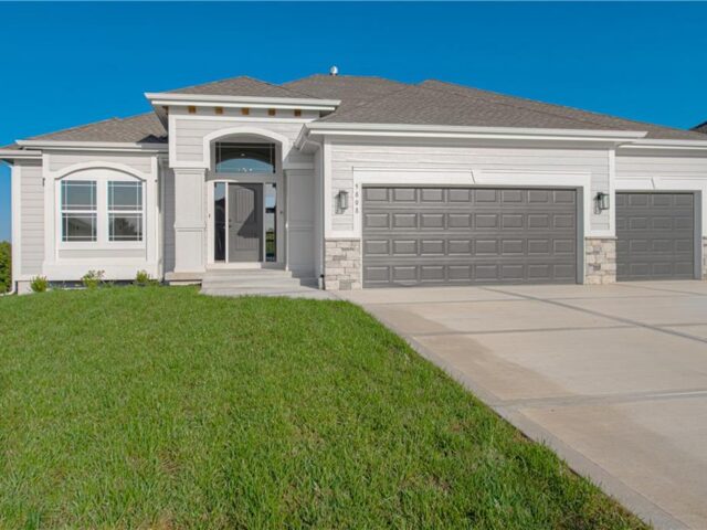 Homes for Sale in Kansas City, MO 64156 | 4810 NE 105th Street