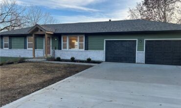 Homes for Sale in Kansas City, MO 64118 | 301 NW 81st Street