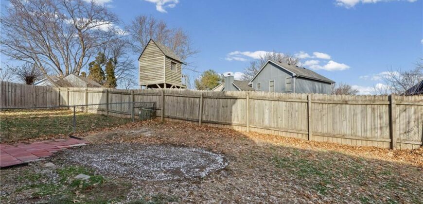 Homes for Sale in Liberty, MO 64068 | 1422  La Chateau Drive