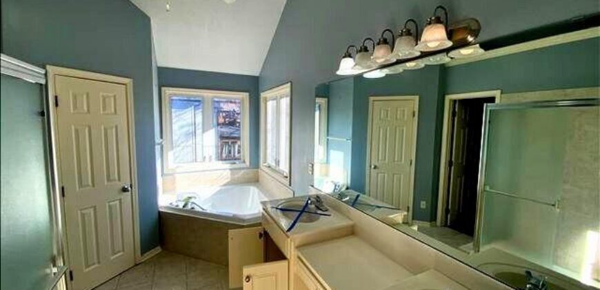 Homes for Sale in Liberty, MO 64068 | 1172  WHITE OAK Lane