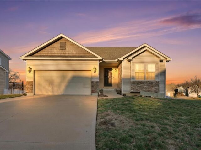 Homes for Sale in Platte City, MO 64079 | 12945 NW Hawthorne Drive