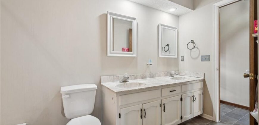 Homes for Sale in Gladstone, MO 64119 | 7044 N Askew Avenue