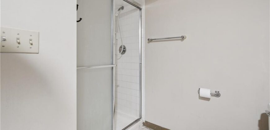 Homes for Sale in Gladstone, MO 64119 | 7044 N Askew Avenue