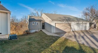 Homes for Sale in Gladstone, MO 64119 | 7044 N Askew Avenue