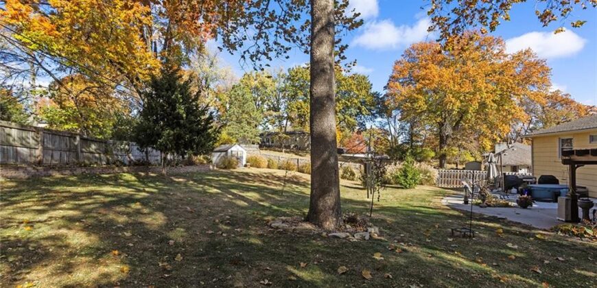 Homes for Sale in Kansas City, MO 64151 | 6204 N Robinhood Lane